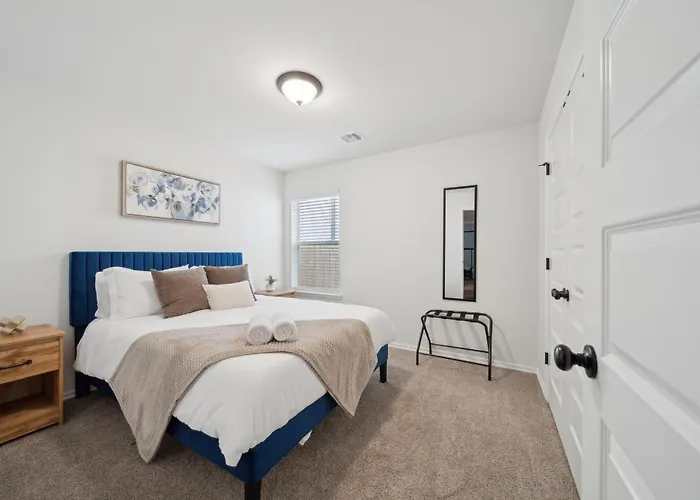 Spacious 4br With Fire Pit Games Midtown Near Tu *