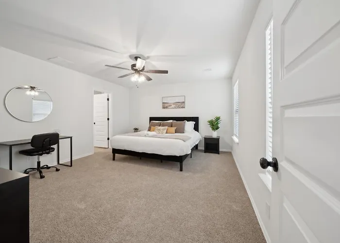 Spacious 4br With Fire Pit Games Midtown Near Tu Tulsa