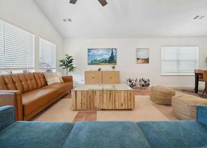 Spacious 4br With Fire Pit Games Midtown Near Tu Apartment