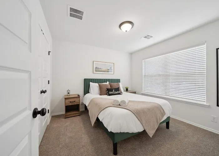 Apartment Spacious 4br With Fire Pit Games Midtown Near Tu