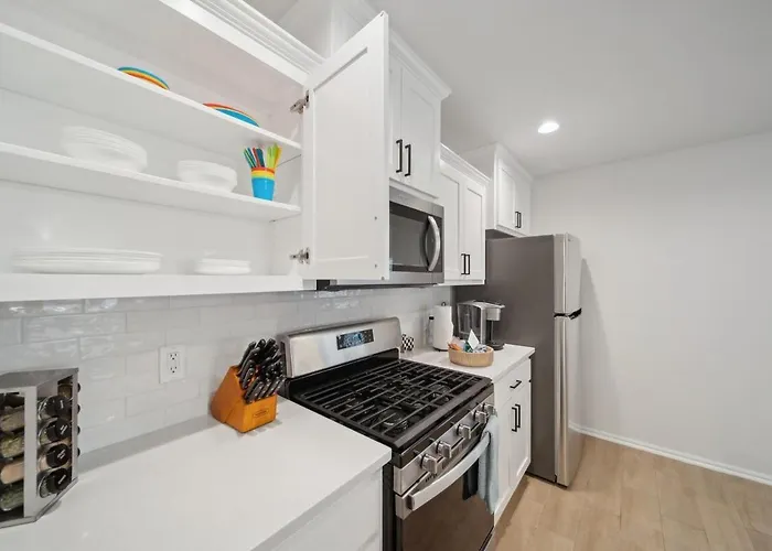 Spacious 4br With Fire Pit Games Midtown Near Tu Apartment Tulsa