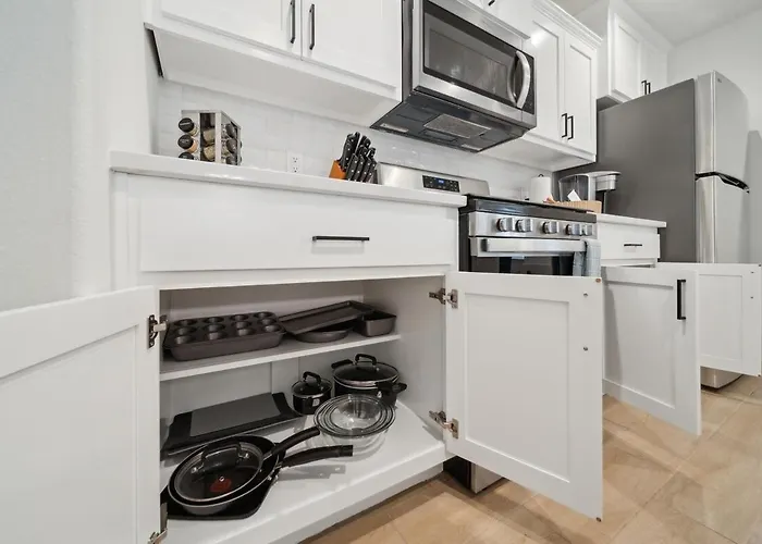 Spacious 4br With Fire Pit Games Midtown Near Tu Apartment