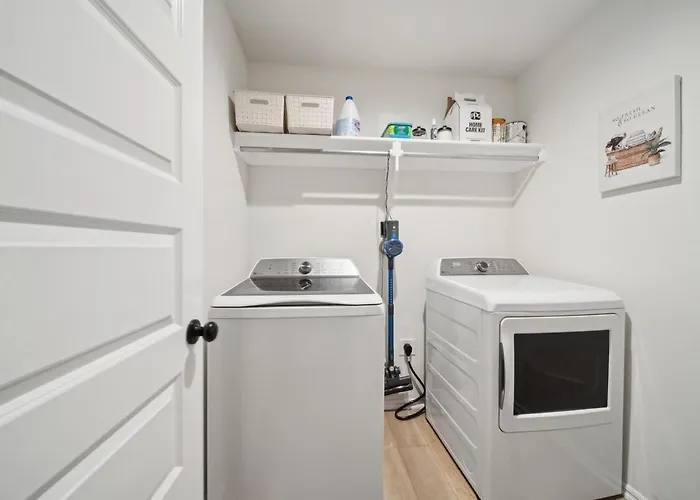 Spacious 4br With Fire Pit Games Midtown Near Tu