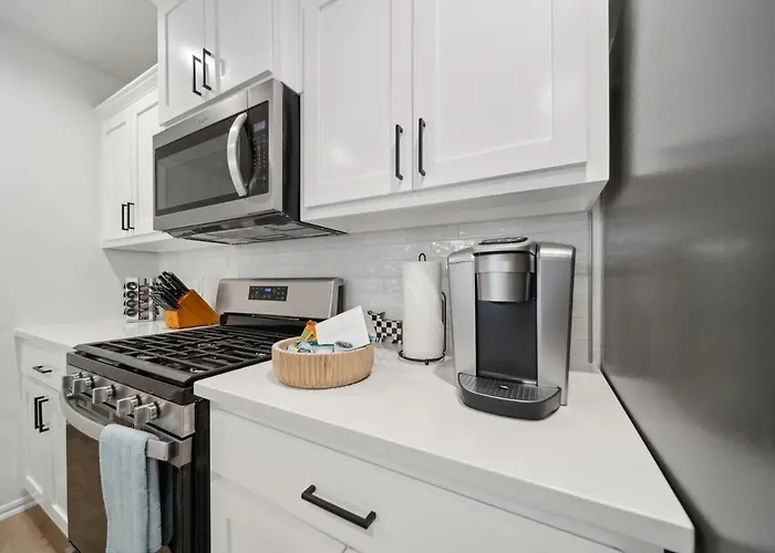 Spacious 4br With Fire Pit Games Midtown Near Tu *