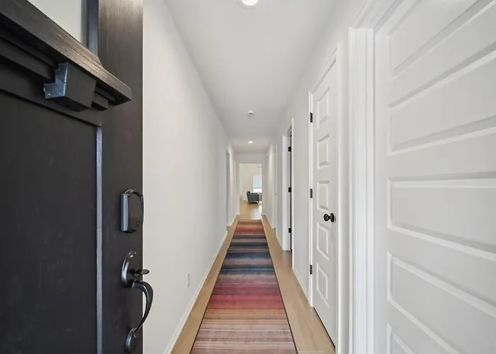 Spacious 4br With Fire Pit Games Midtown Near Tu Apartment