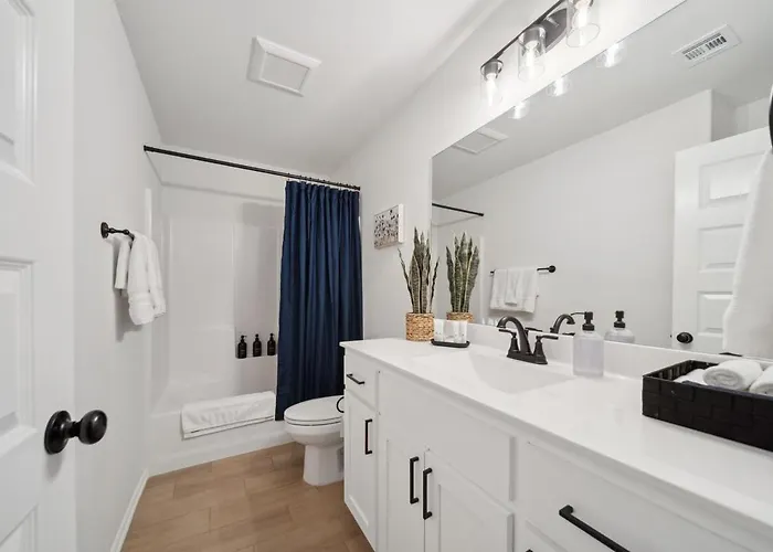 Apartment Spacious 4br With Fire Pit Games Midtown Near Tu *