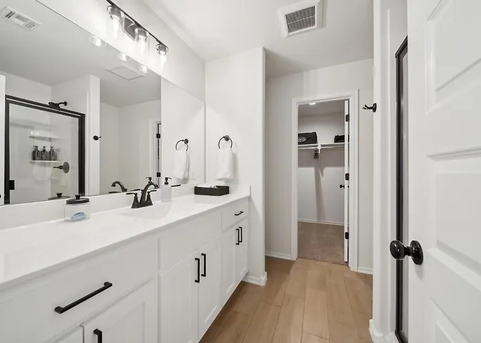 Apartment Spacious 4br With Fire Pit Games Midtown Near Tu