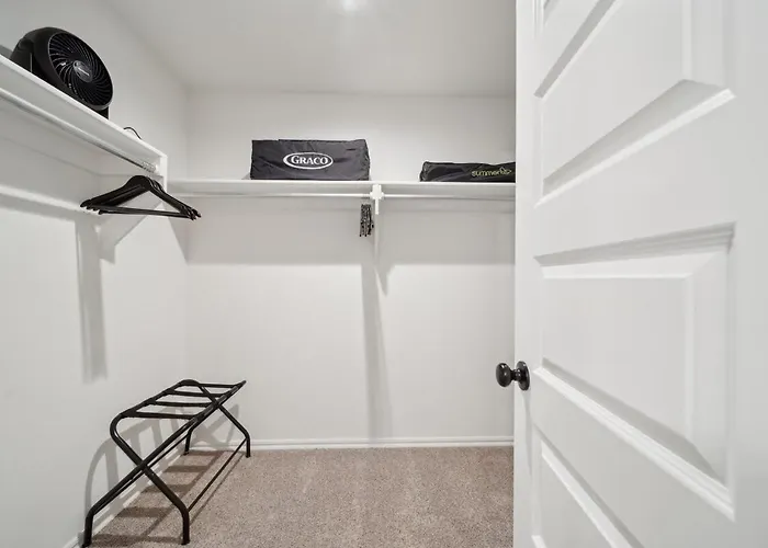 Spacious 4br With Fire Pit Games Midtown Near Tu *