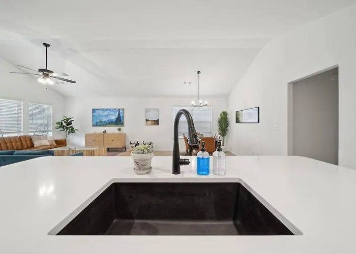 Apartment Spacious 4br With Fire Pit Games Midtown Near Tu